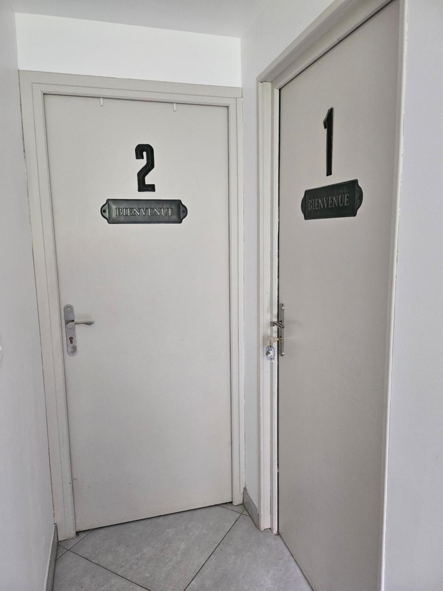 Appartement De Vacances Au 1Er Etage 45M2 Antibes Ruang foto